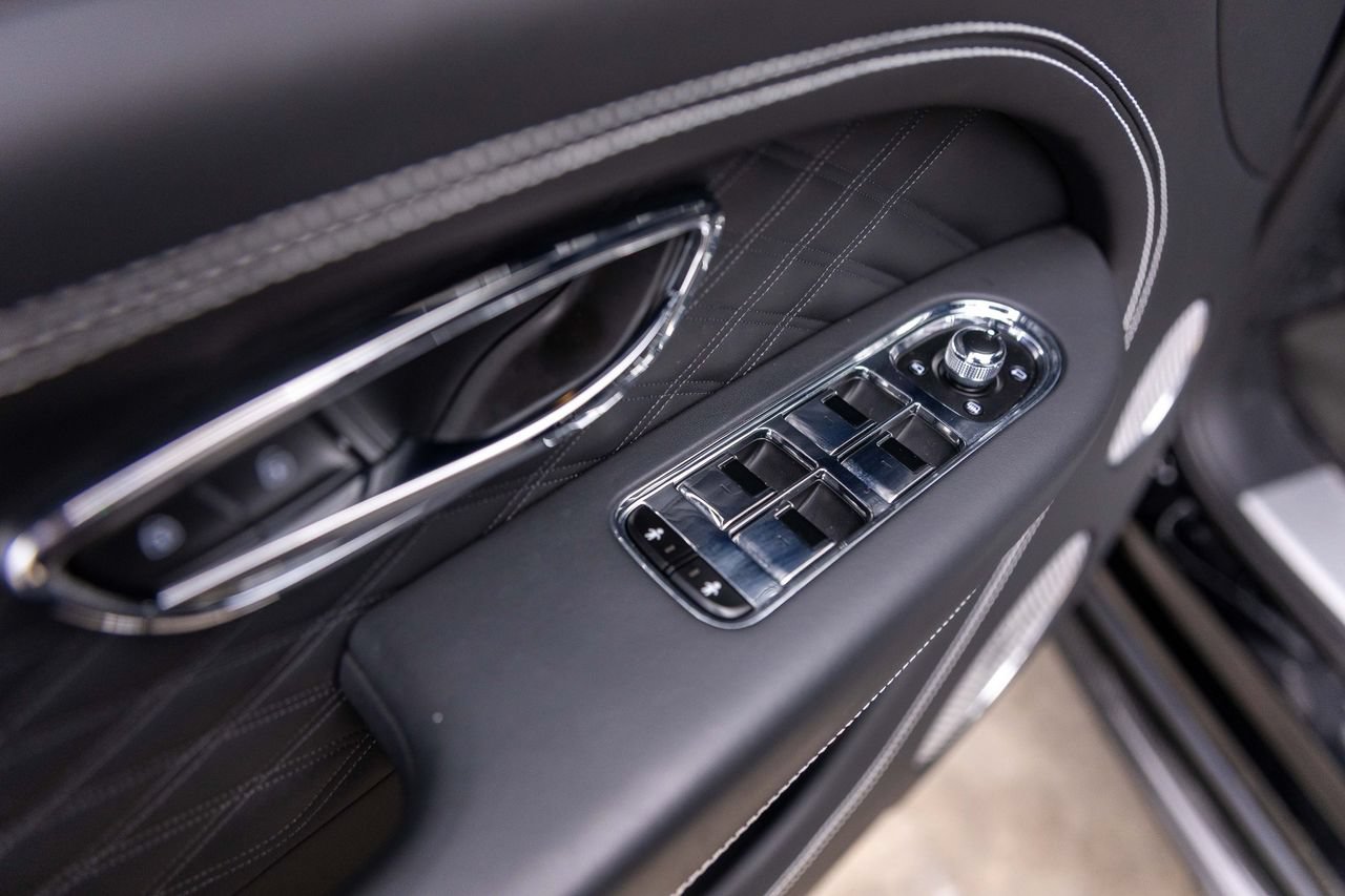 Certified 2024 Bentley Bentayga AWD/4WD image 44