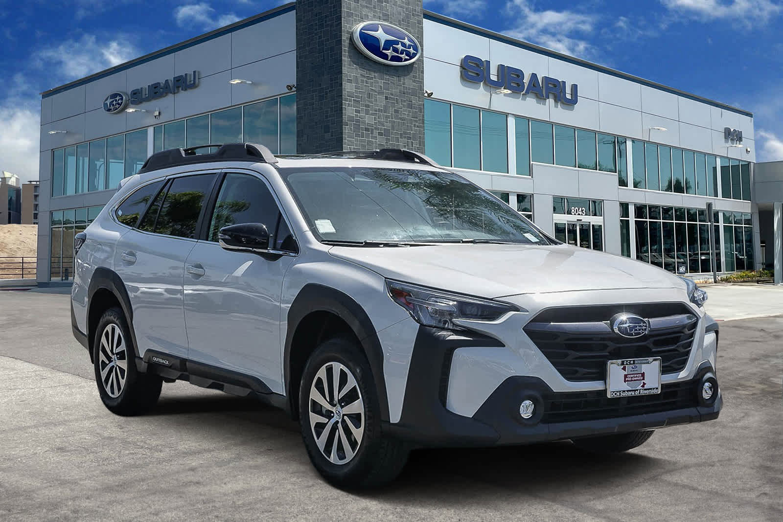 Used 2024 Subaru Outback Premium AWD/4WD image 3