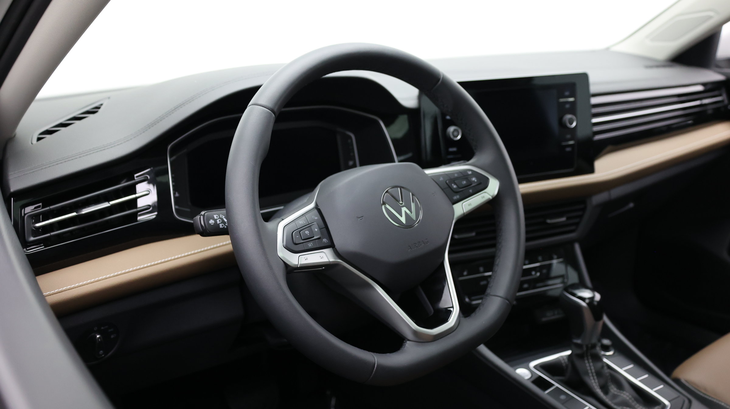 Used 2026 Volkswagen Jetta SEL FWD image 14