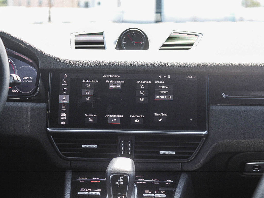Used 2019 Porsche Cayenne S w/ Premium Package AWD/4WD image 15