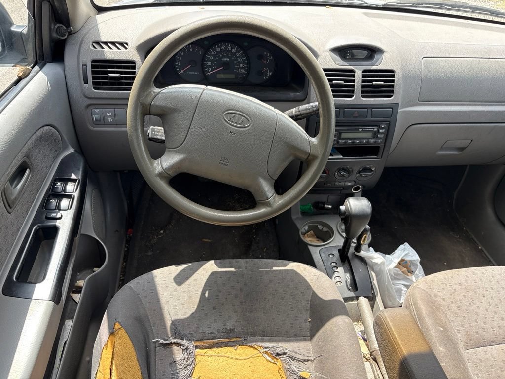 Used 2003 Kia Rio Cinco FWD image 9
