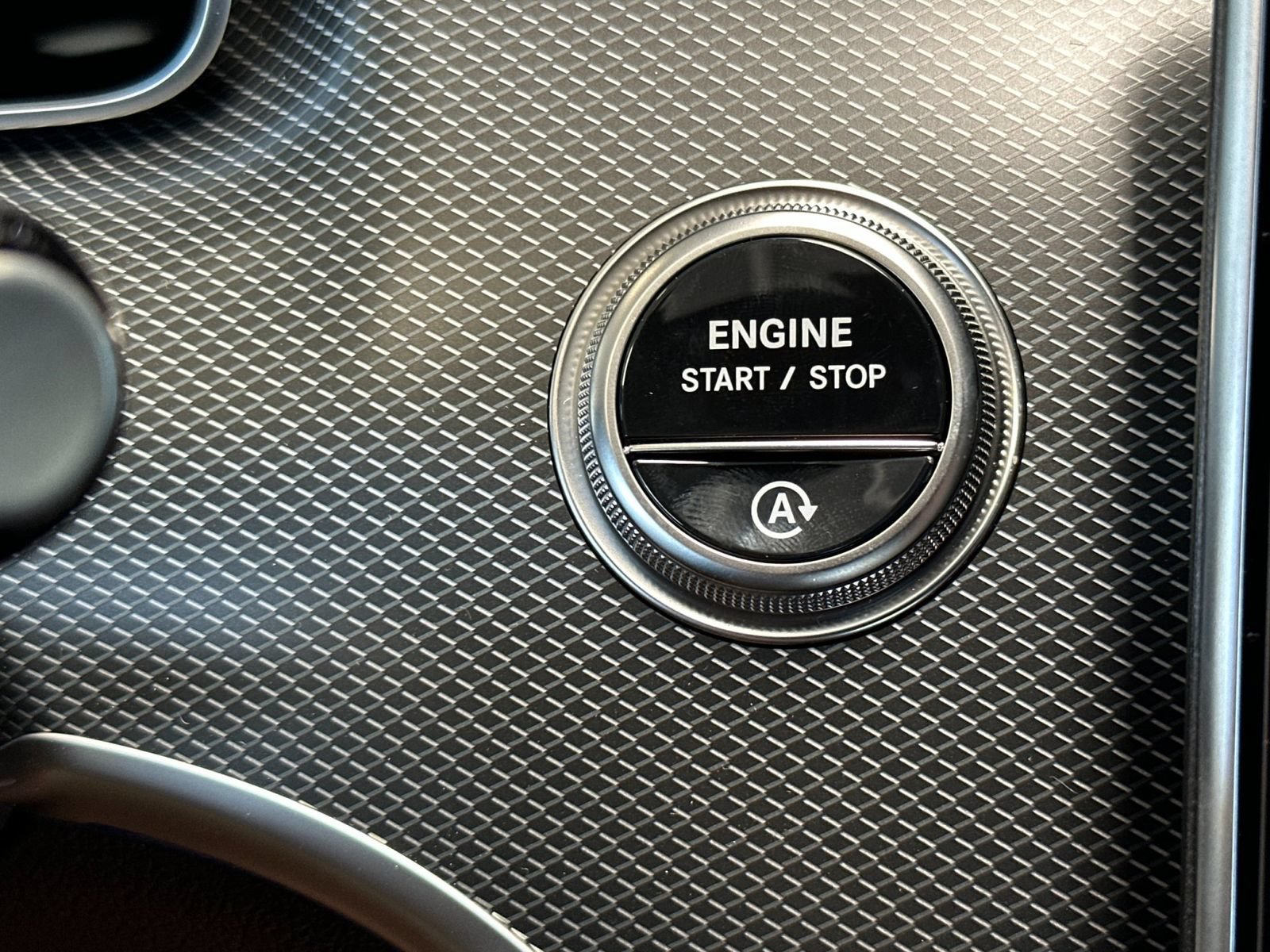 Used 2025 Mercedes-Benz C 300 4MATIC Sedan image 25