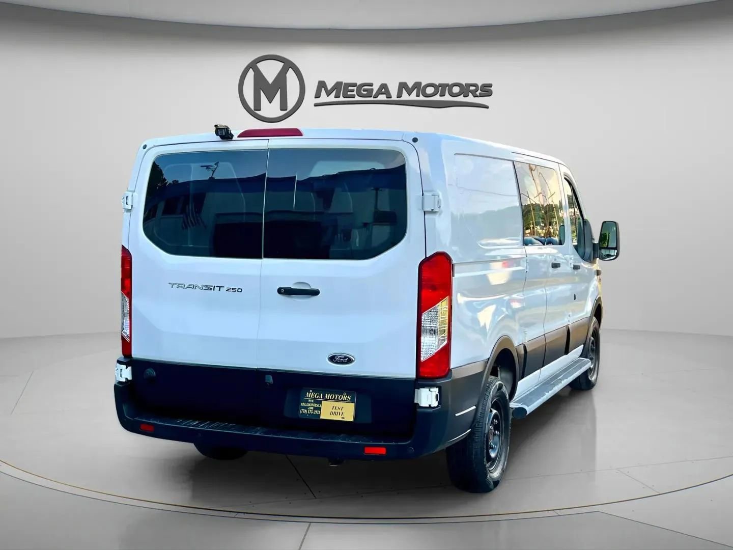 Used 2019 Ford Transit 250 130 Low Roof w/ Exterior Upgrade Package image 5