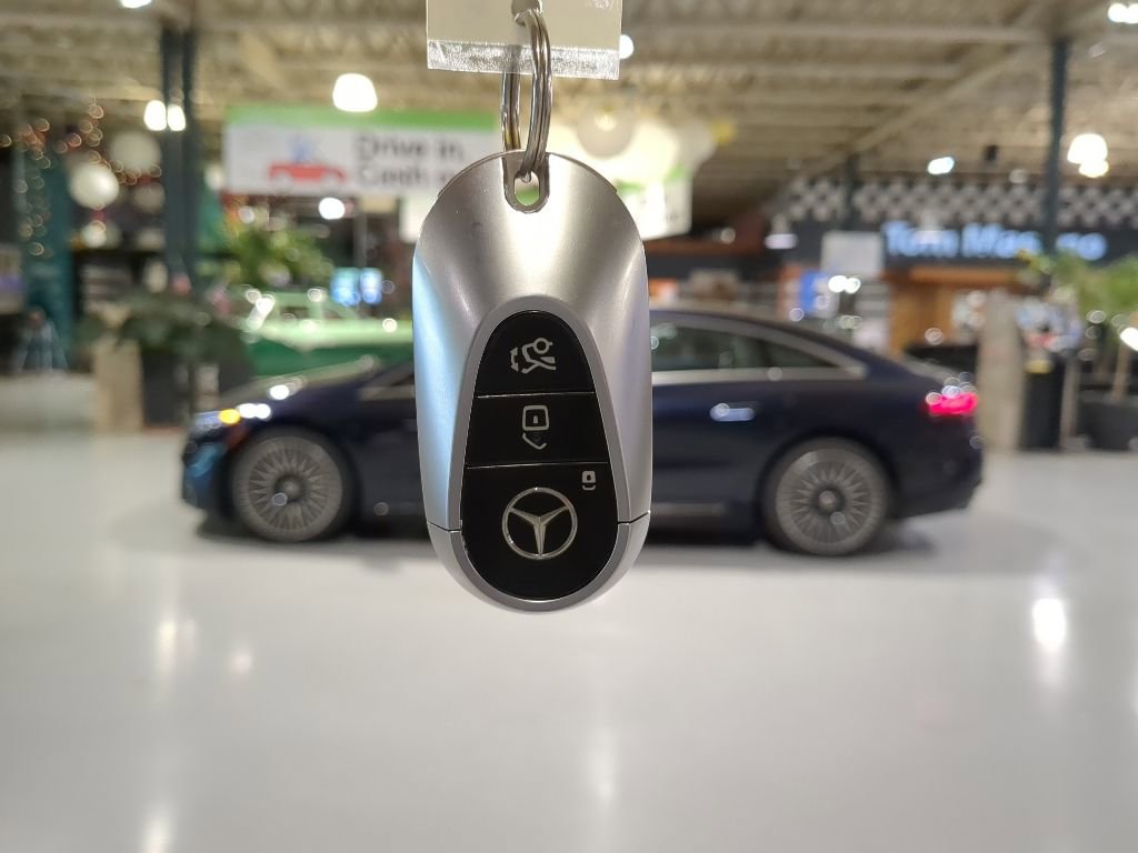 Certified 2022 Mercedes-Benz EQS 580 4MATIC Sedan image 4