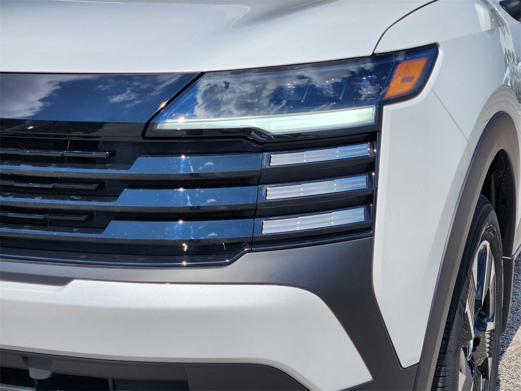 New 2025 Nissan Kicks SV w/ SV Premium Package image 5