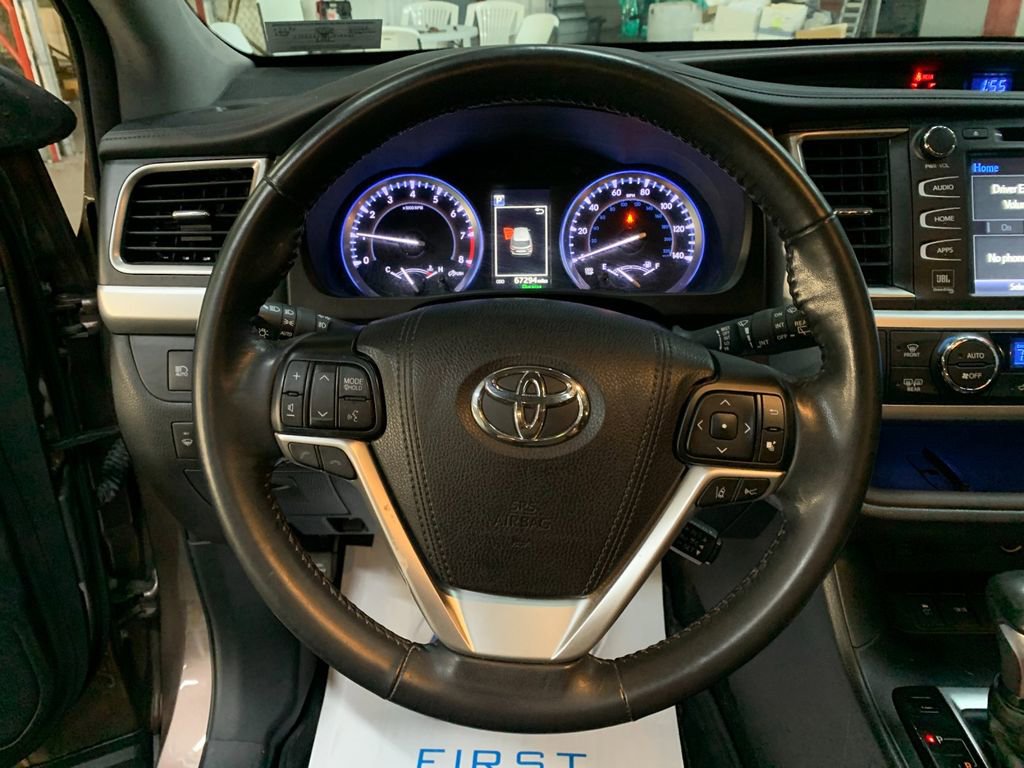 Used 2018 Toyota Highlander Limited image 29