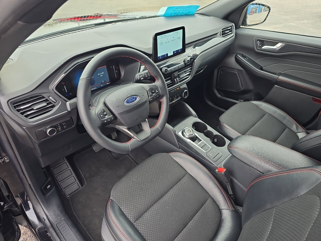 Used 2025 Ford Escape ST-Line image 10