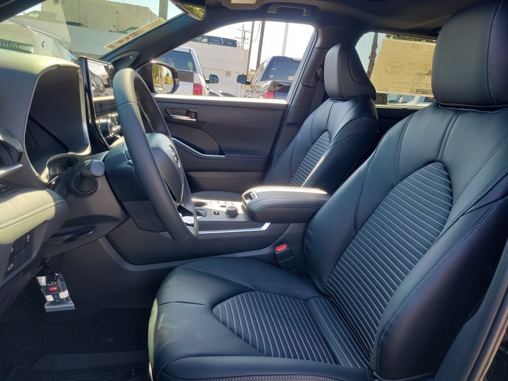 New 2026 Toyota Highlander XSE AWD/4WD image 18