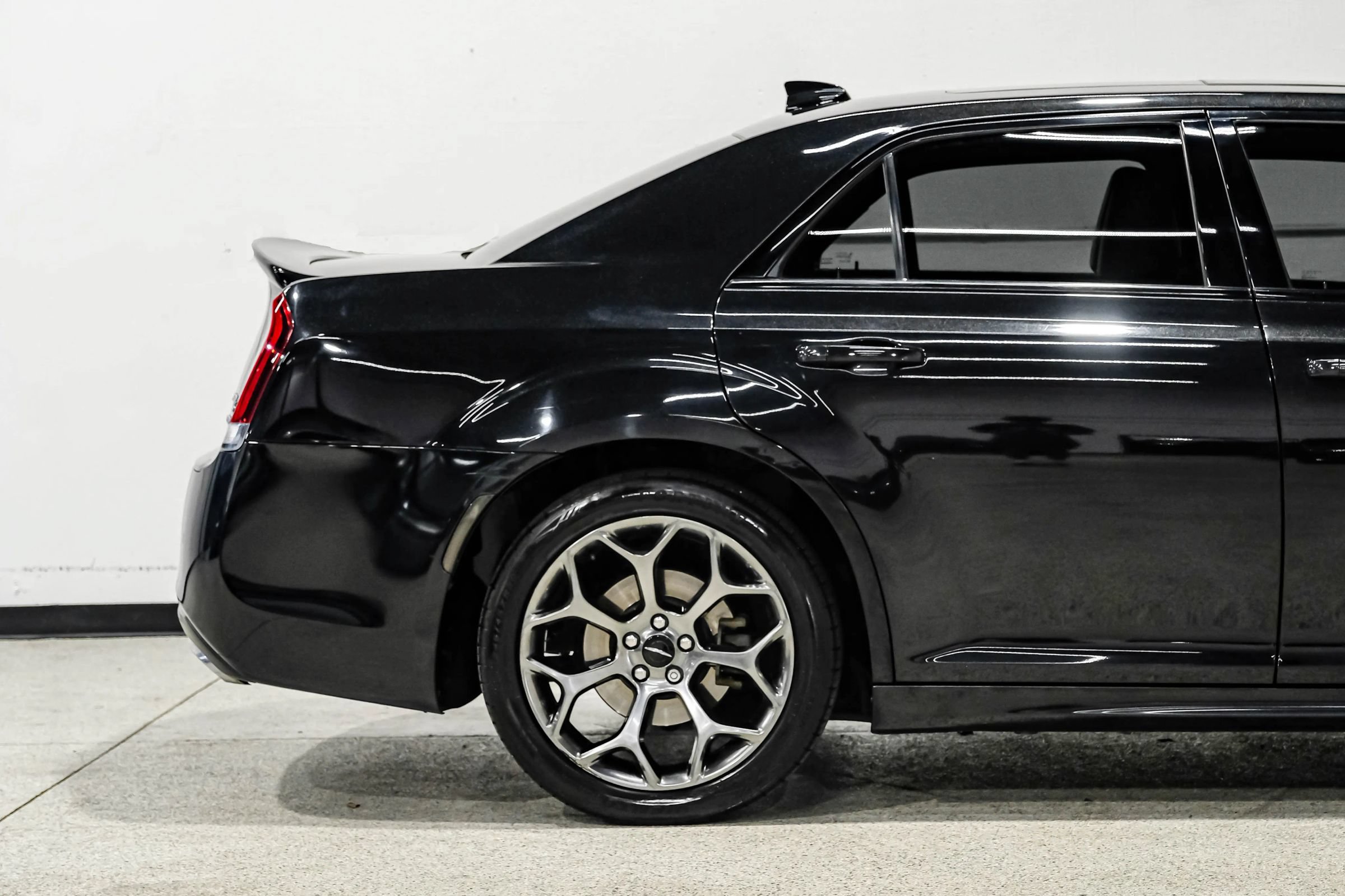 Used 2015 Chrysler 300 S w/ 300S Premium Group RWD image 12