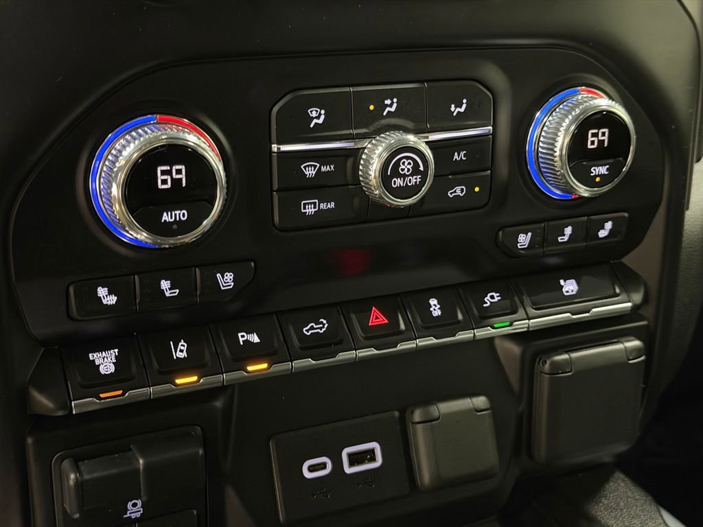 Used 2020 GMC Sierra 3500 Denali w/ Denali Ultimate Package image 46