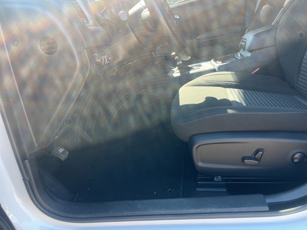 Used 2023 Dodge Charger SXT w/ Blacktop Package image 7