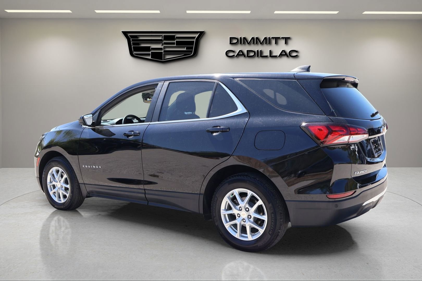 Used 2024 Chevrolet Equinox LT image 3