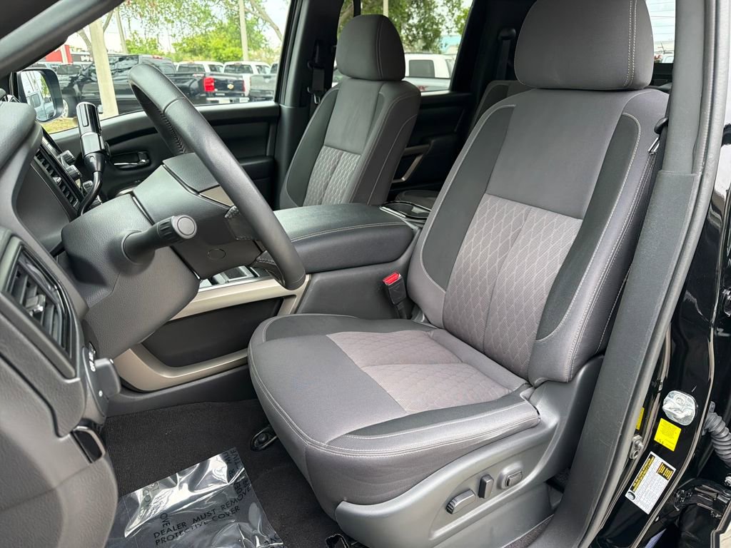 Used 2024 Nissan Titan SV w/ SV Bronze Edition Package image 32