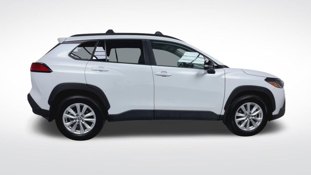 Certified 2025 Toyota Corolla Cross LE w/ Moonroof Package AWD/4WD image 25