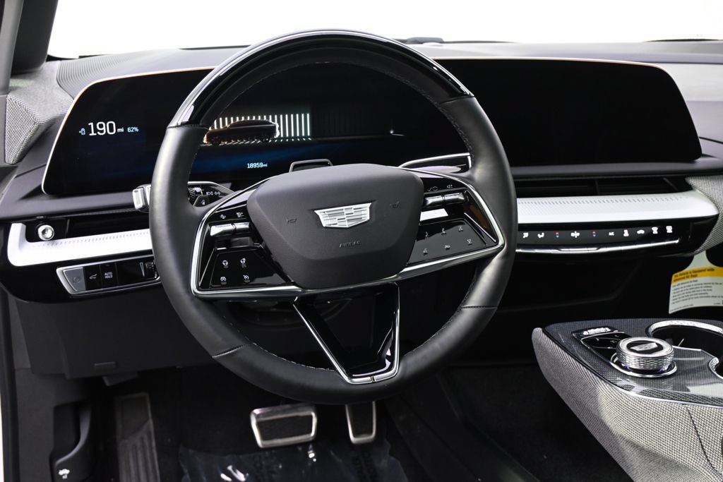 Certified 2025 Cadillac Optiq Luxury 2 w/ LPO, Floor Liner Package AWD/4WD image 12