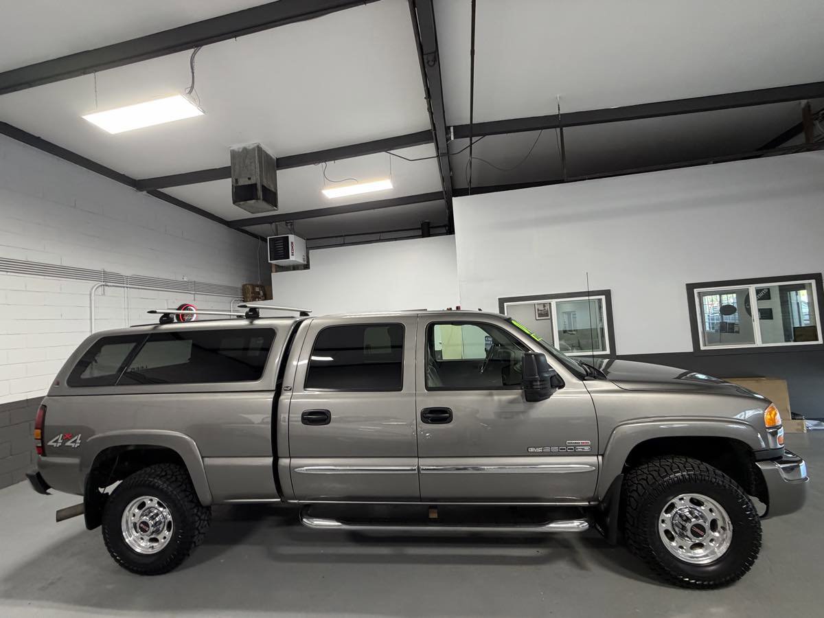 Used 2006 GMC Sierra 2500 SLT w/ Heavy-Duty Power Package image 5