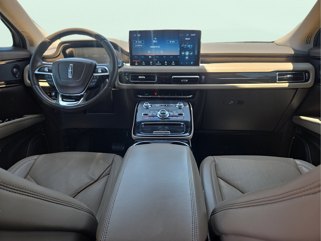 Used 2022 Lincoln Nautilus Reserve w/ Luxury Package FWD image 12