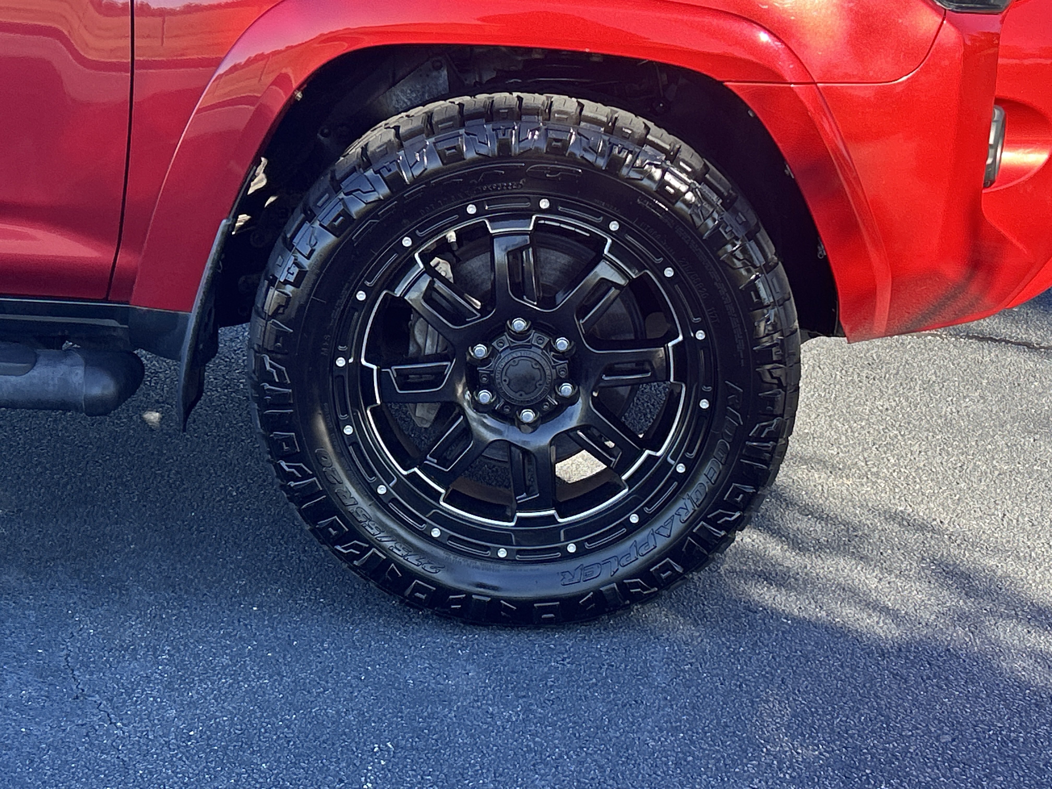 Used 2018 Toyota 4Runner SR5 RWD image 33