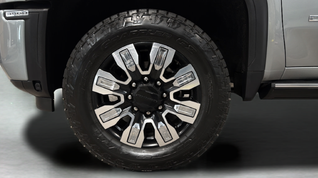 Used 2024 GMC Sierra 3500 Denali w/ Denali Reserve Package AWD/4WD image 44