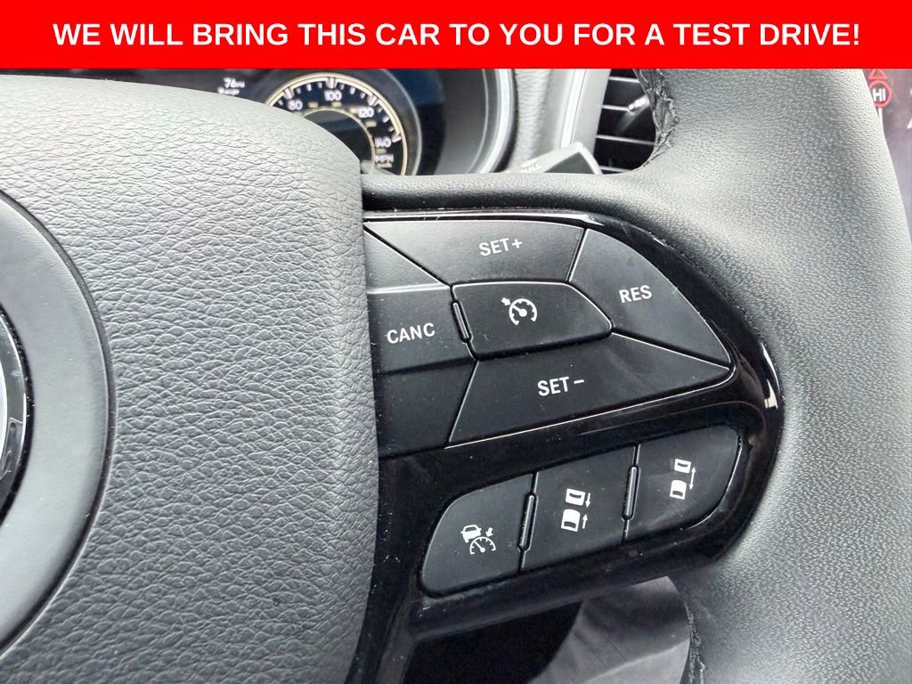 Used 2023 Jeep Cherokee Altitude Lux image 14