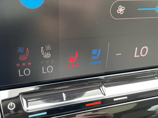 Used 2026 Volkswagen Atlas SE w/ Panoramic Sunroof Package FWD image 6