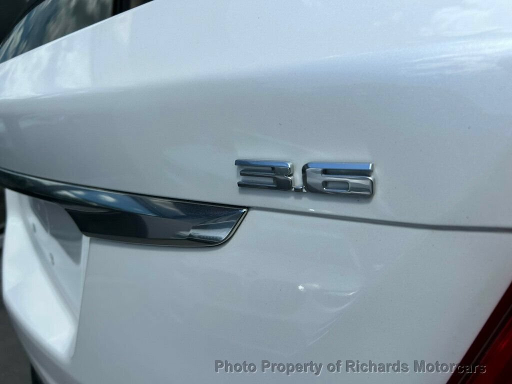 Used 2018 Cadillac XT5 Luxury w/ Driver Awareness Package AWD/4WD image 10