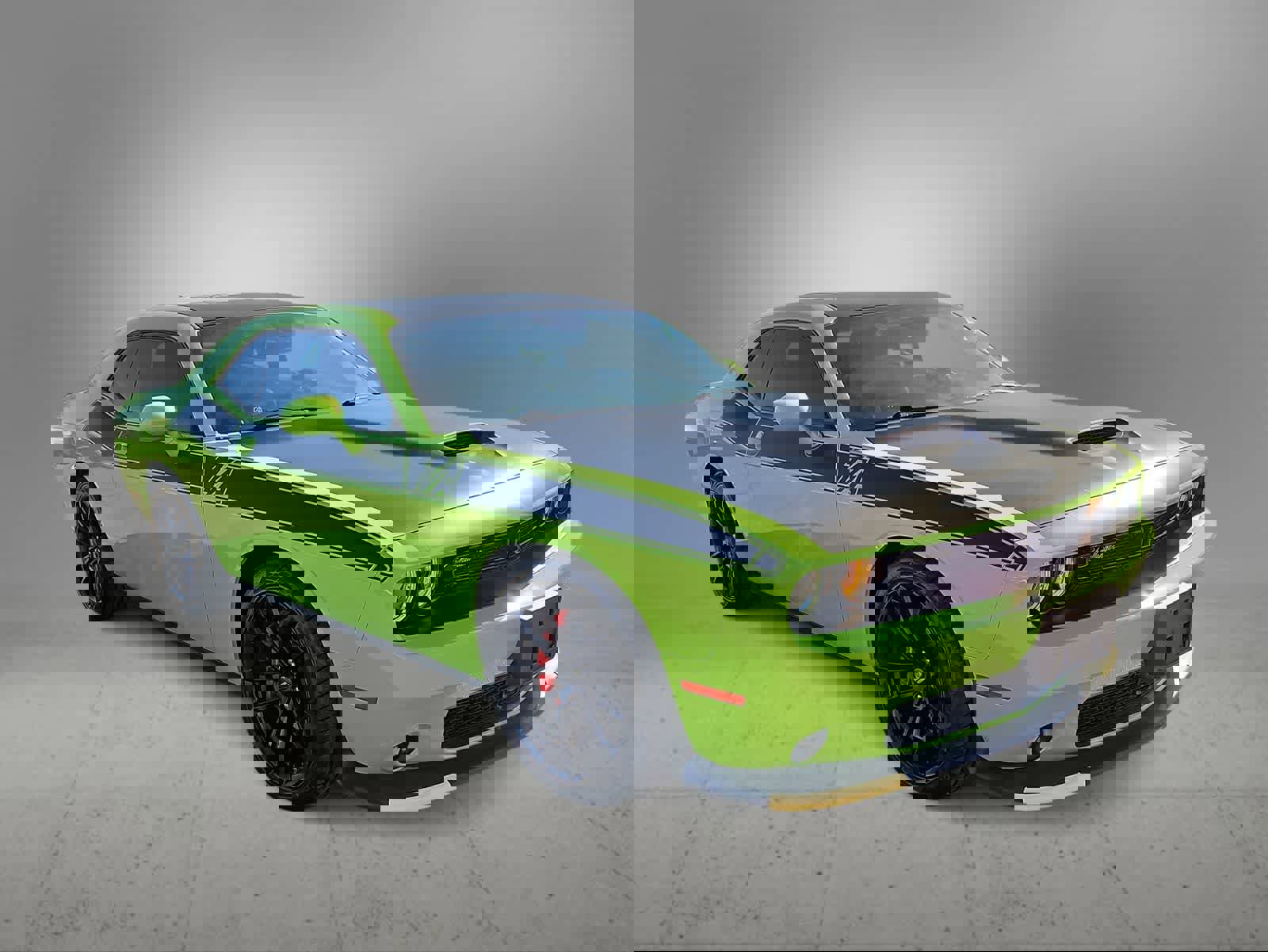 Used 2023 Dodge Challenger R/T w/ T/A Package image 2