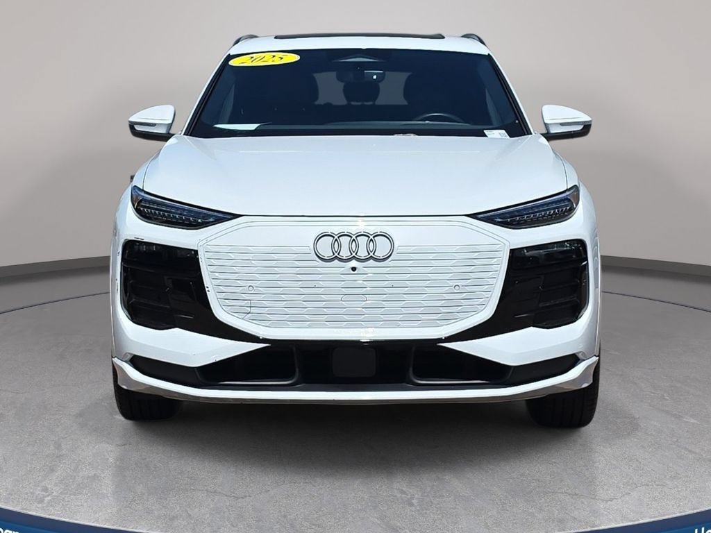 Used 2025 Audi Q6 e-tron Premium Plus w/ Premium Plus AWD/4WD image 3