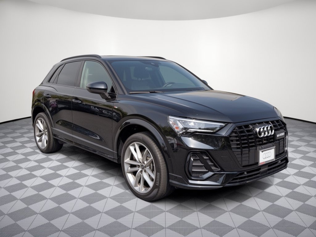 Used 2023 Audi Q3 2.0T Premium w/ Black Optic Sport Package AWD/4WD image 7