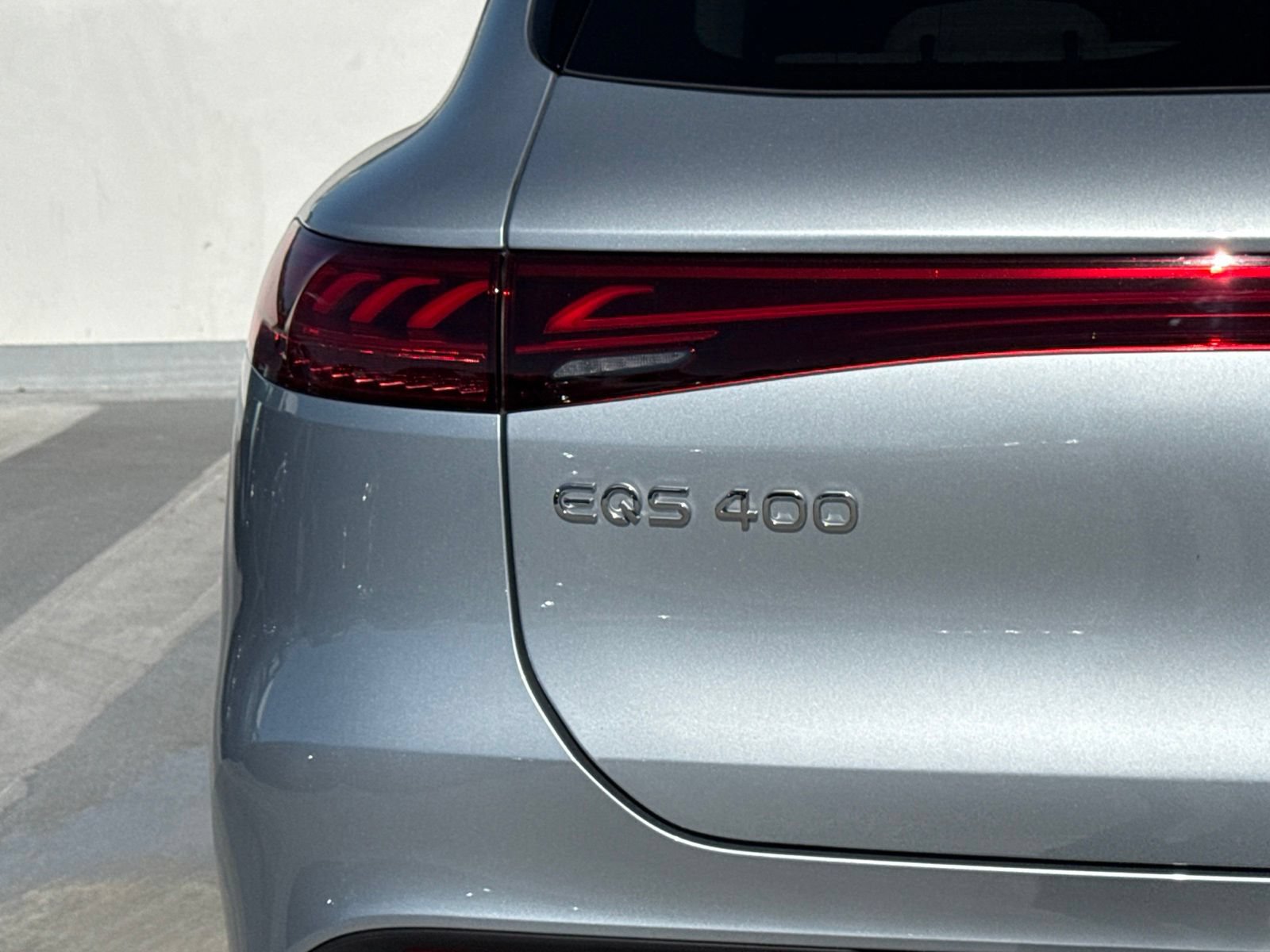 New 2026 Mercedes-Benz EQS 400 4MATIC SUV image 9