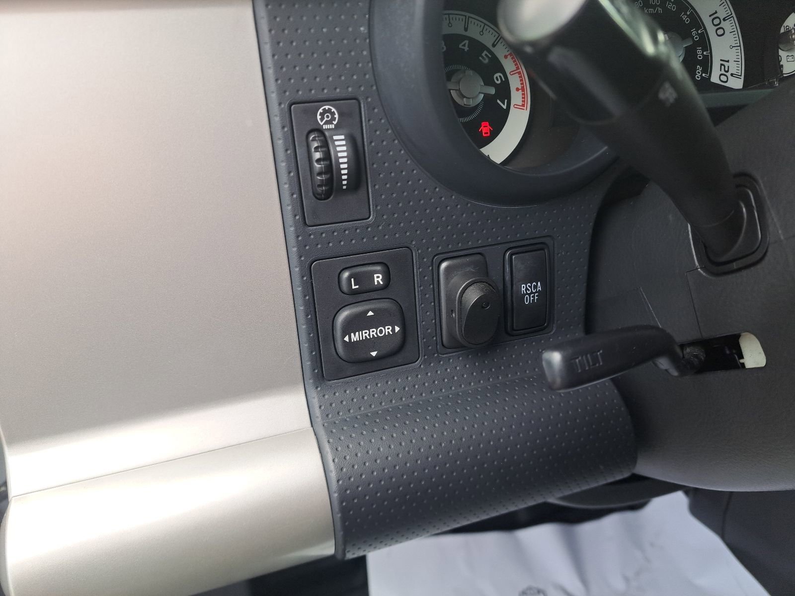 Used 2014 Toyota FJ Cruiser 4WD w/ Convenience Package image 29