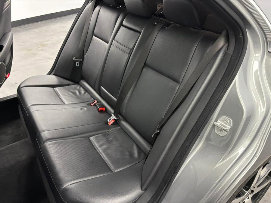 Used 2013 Mercedes-Benz C 300 Sport image 37