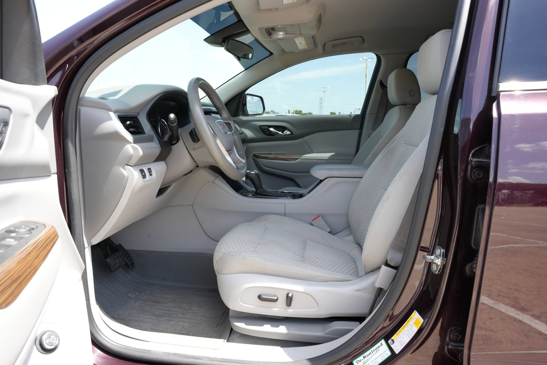 Used 2018 GMC Acadia SLE w/ Driver Alert Package I FWD image 18