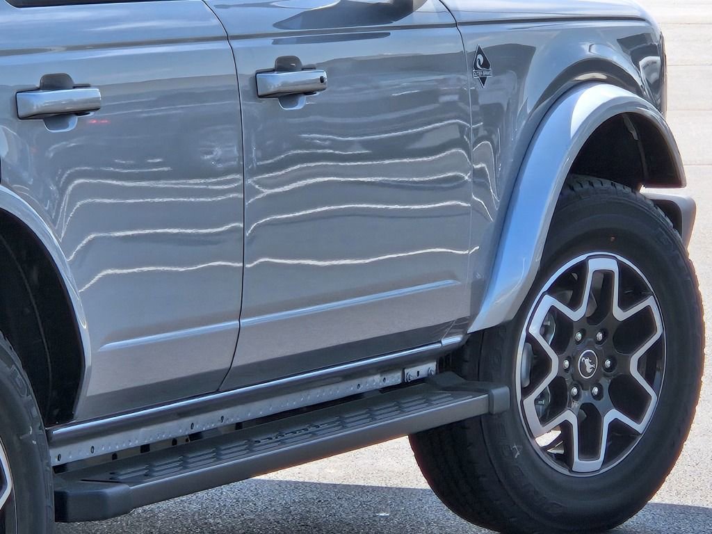 Used 2024 Ford Bronco Outer Banks image 12