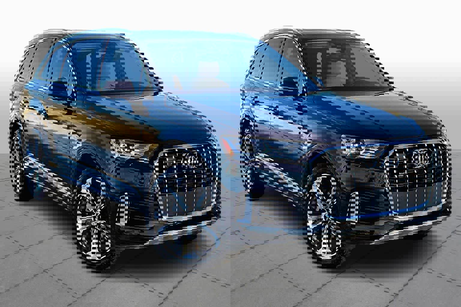 Used 2022 Audi Q7 Premium Plus image 3