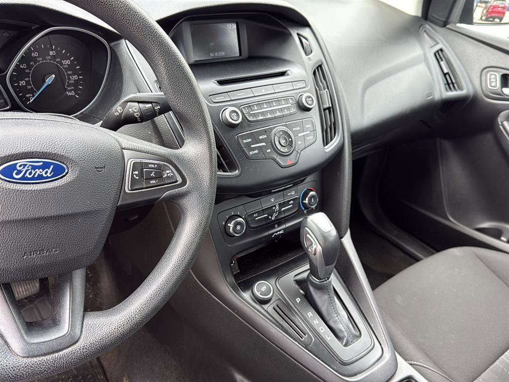 Used 2015 Ford Focus SE FWD image 13