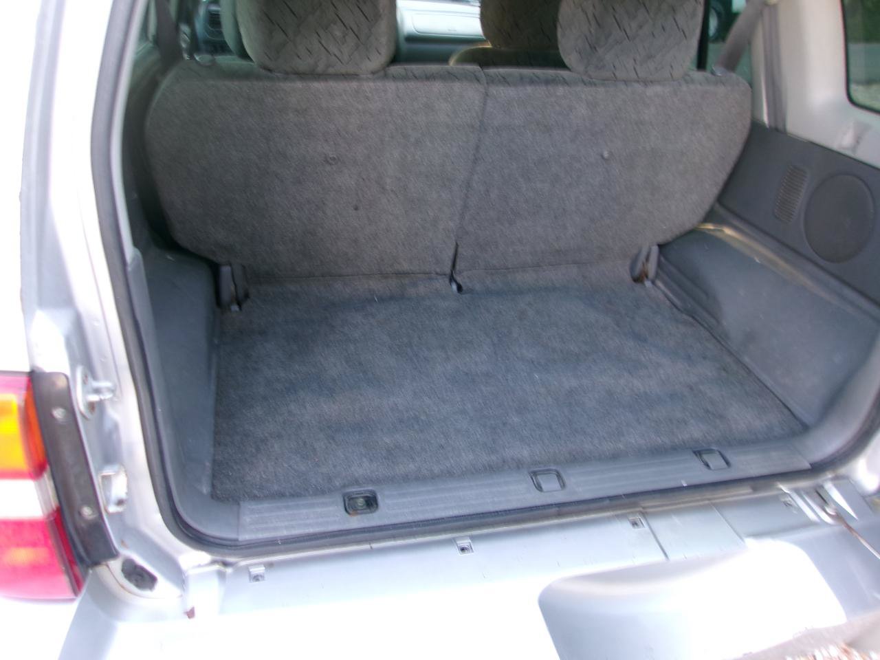 Used 2001 Chevrolet Tracker LT AWD/4WD image 17