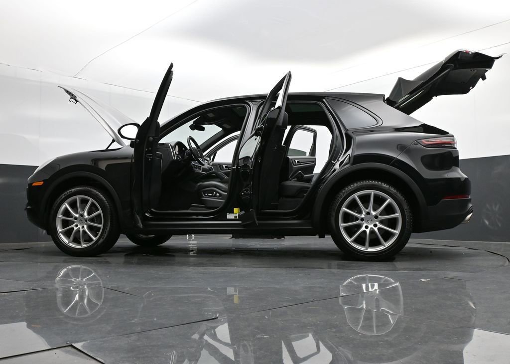 Used 2021 Porsche Cayenne image 36
