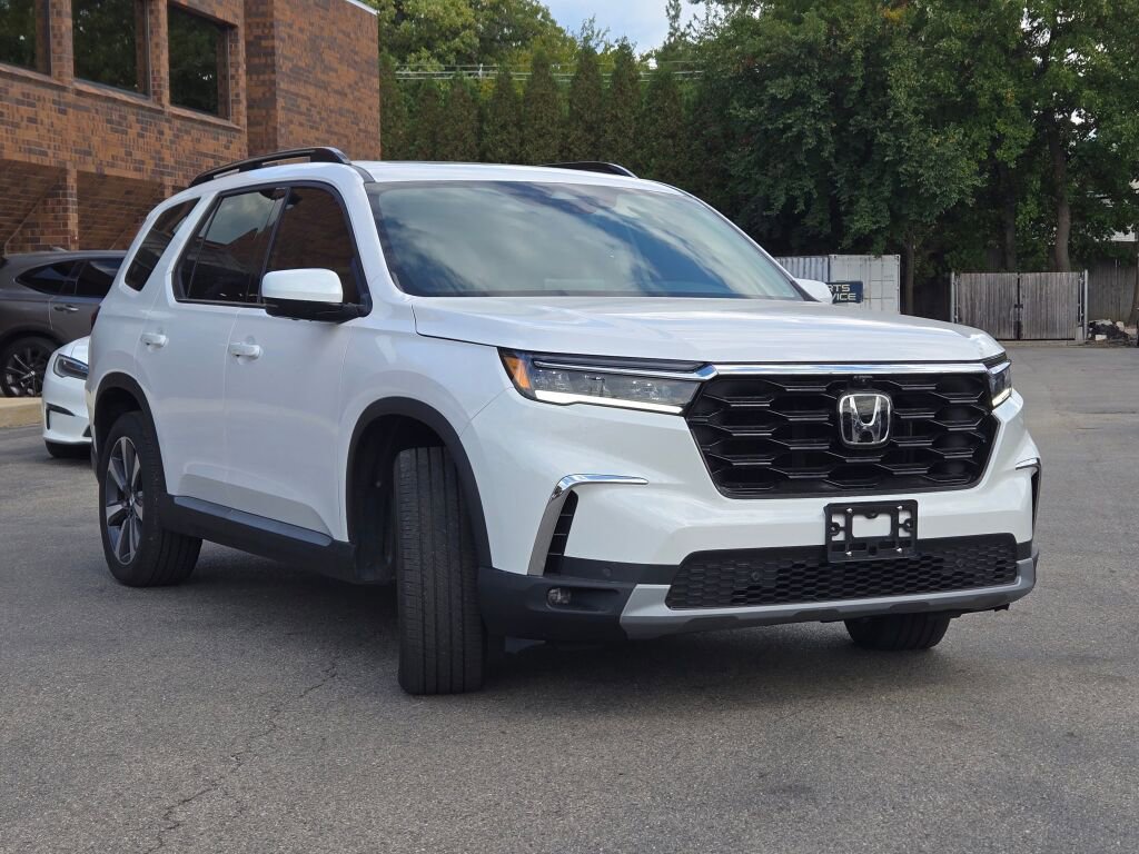 Used 2025 Honda Pilot Elite image 6