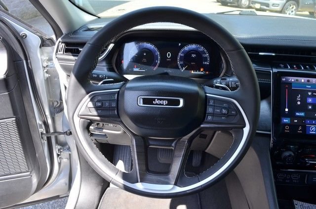 Used 2023 Jeep Grand Cherokee L Limited w/ Rear Seat Video Group I AWD/4WD image 19