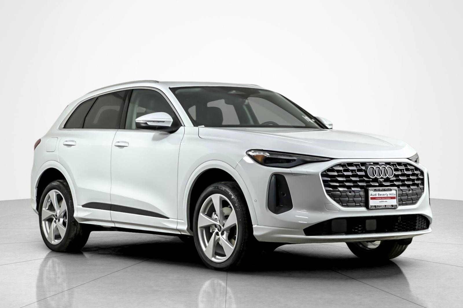 New 2025 Audi Q5 Premium Plus AWD/4WD image 2