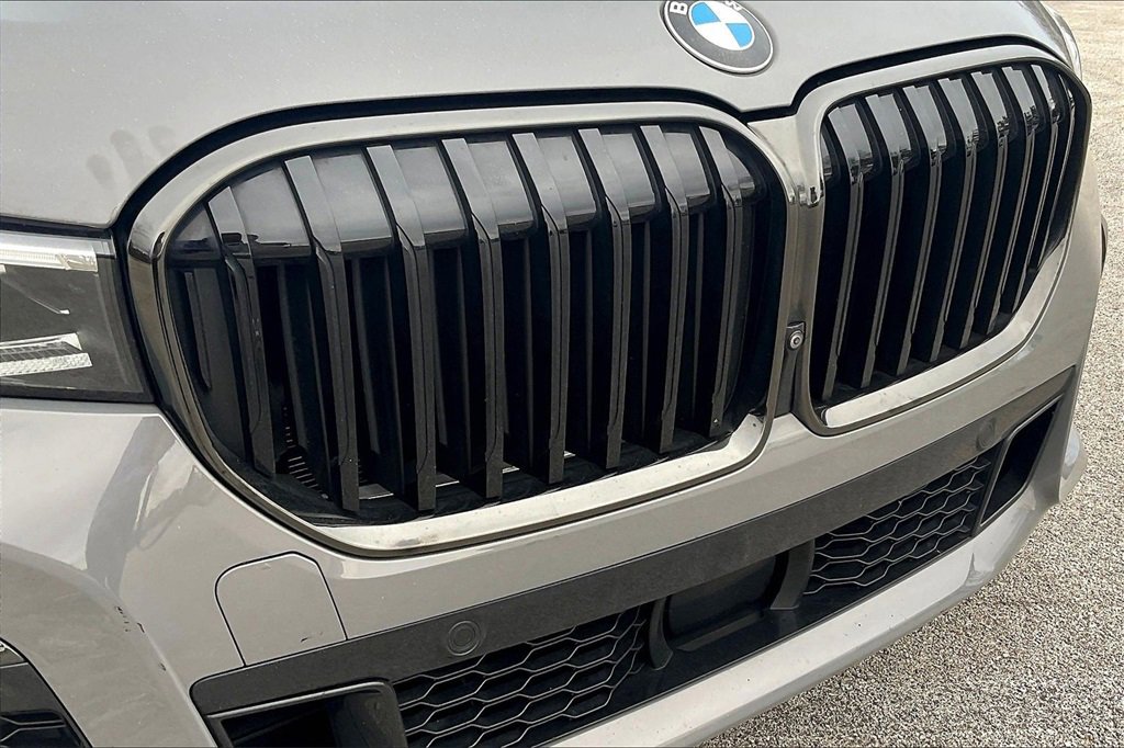 Used 2022 BMW 750i xDrive w/ Executive Package image 31