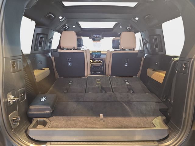 New 2025 Land Rover Defender 130 X-Dynamic SE image 21