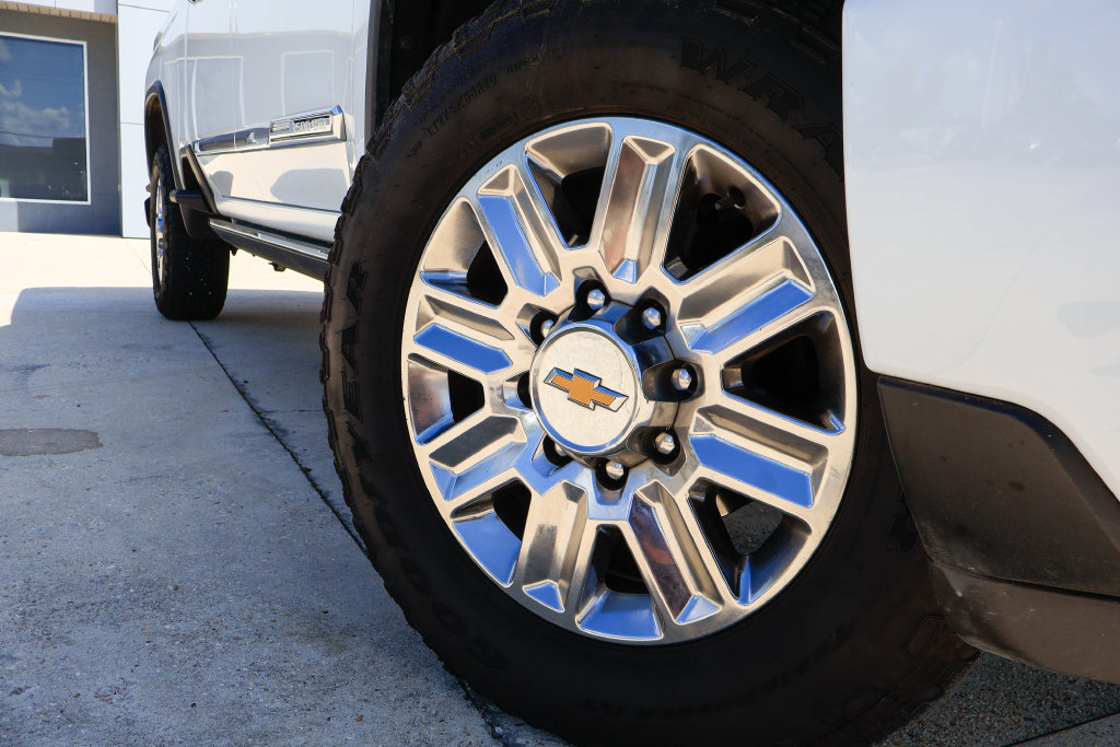 Used 2026 Chevrolet Silverado 2500 High Country w/ High Country Premium Package AWD/4WD image 27
