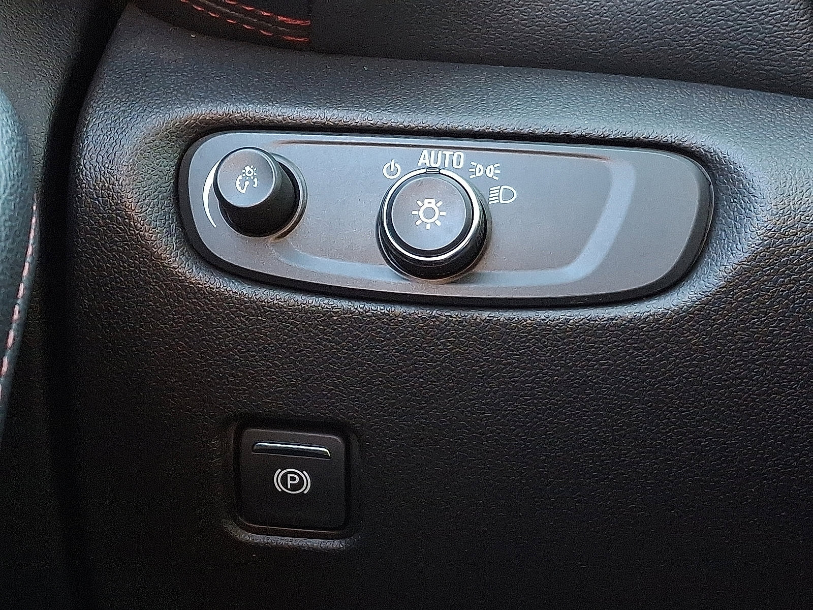 Used 2025 Chevrolet Blazer RS w/ Driver Confidence II Package image 28