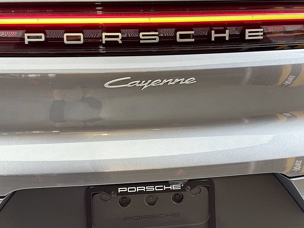 New 2026 Porsche Cayenne AWD/4WD image 33