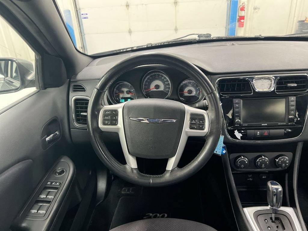 Used 2013 Chrysler 200 Touring FWD image 11