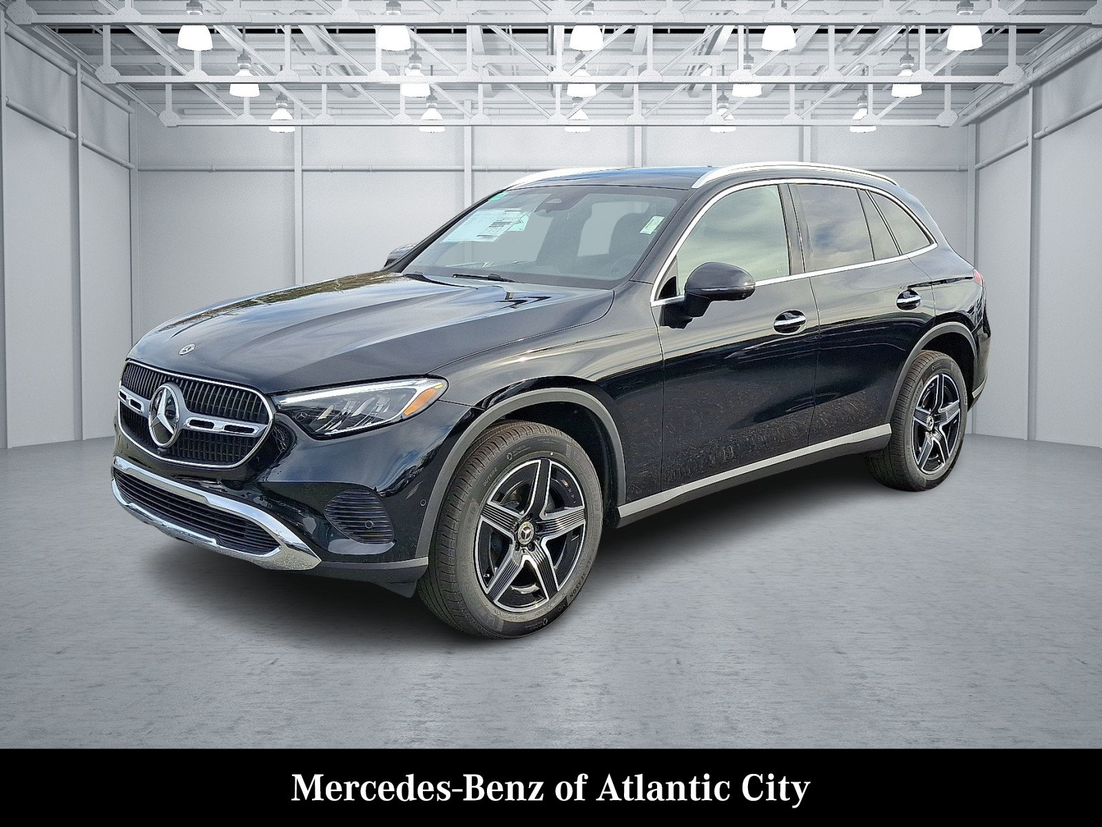 Used 2026 Mercedes-Benz GLC 300 4MATIC image 2