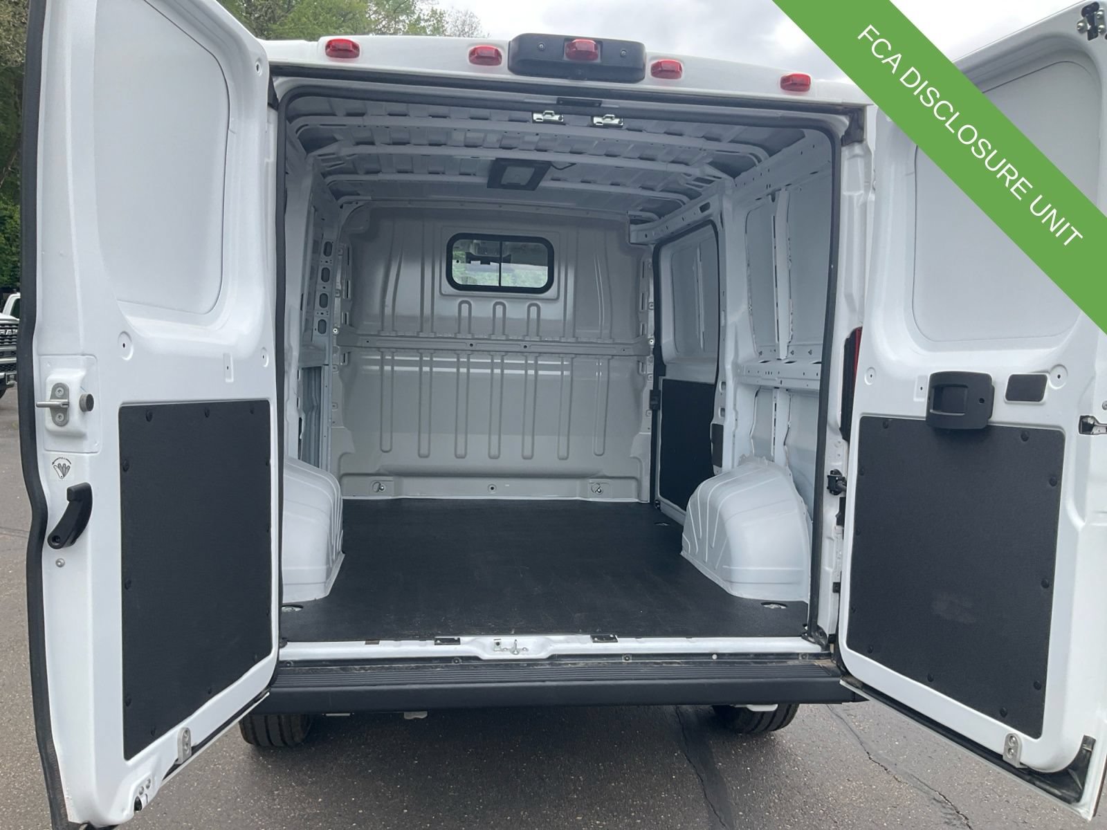 Used 2025 RAM ProMaster 1500 w/ Convenience Group FWD image 31