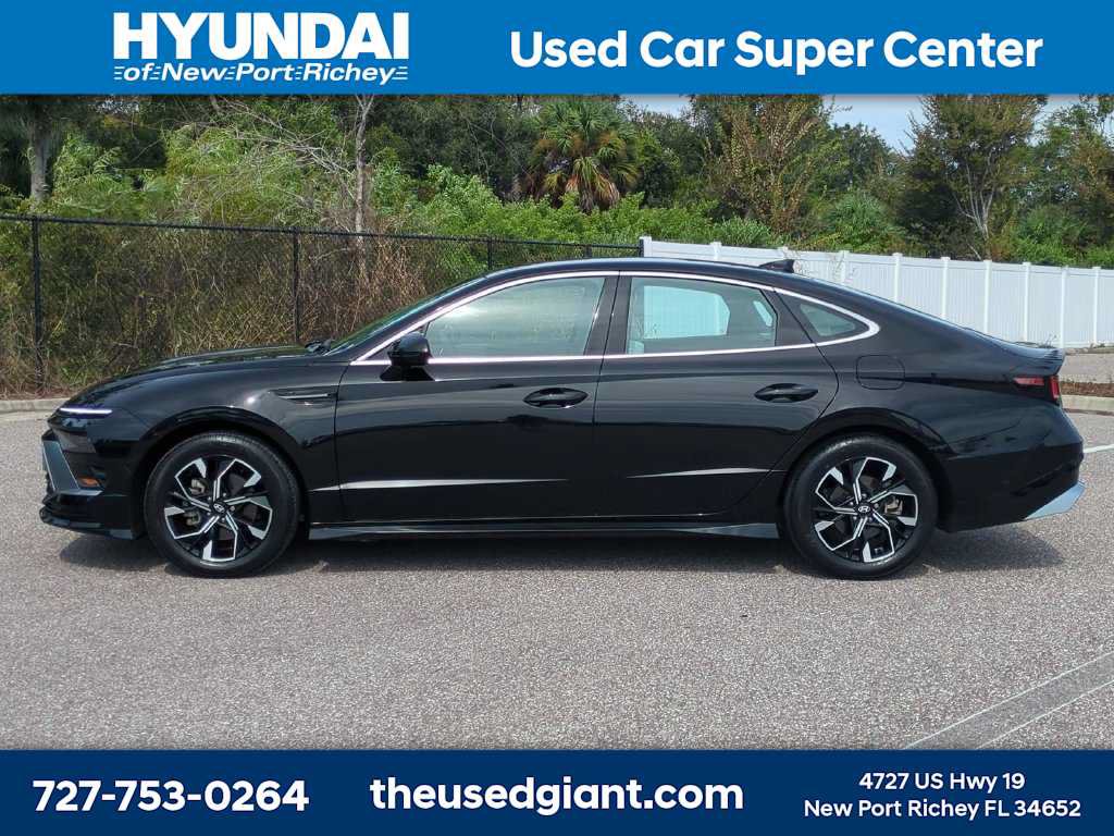 Used 2024 Hyundai Sonata SEL FWD image 2
